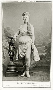 Méry Laurent en el escenario, c.1888-89 de Reutlinger Studio